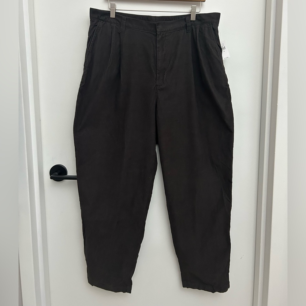 GAP Women’s High Rise Pleated Taper Corduroy Pants with Washwell